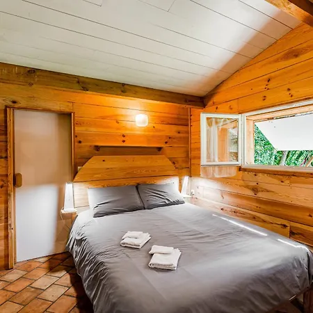 Alloggio per agriturismo La Palombière *