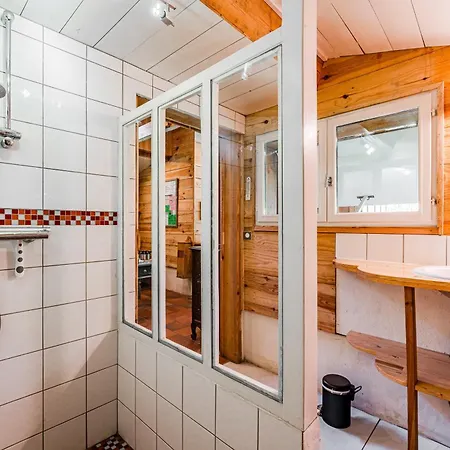 Alloggio per agriturismo La Palombière *